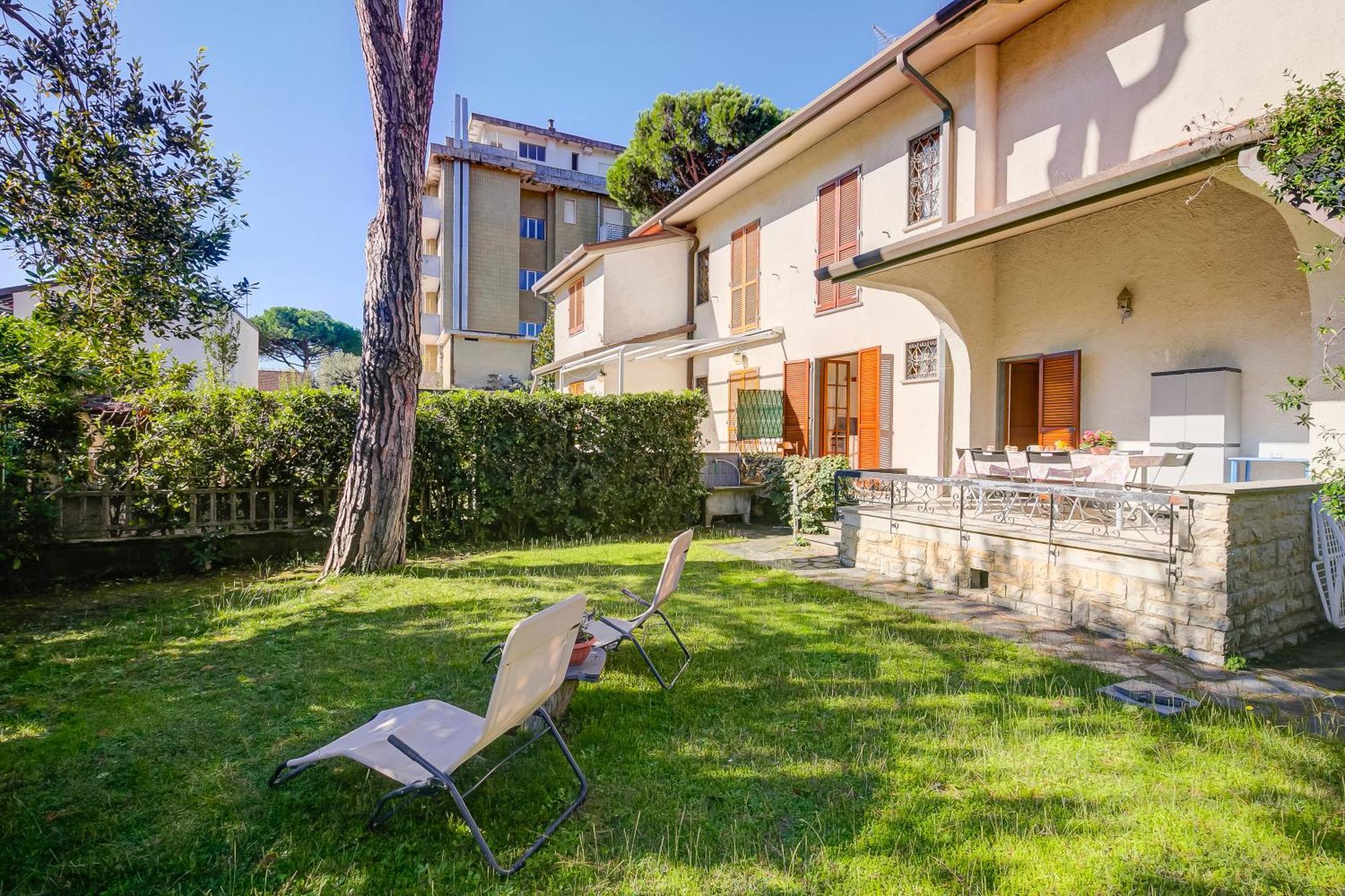 Casa Maddalena Al Mare 600M From Sea - Happy Rentals Marina di Pietrasanta Εξωτερικό φωτογραφία